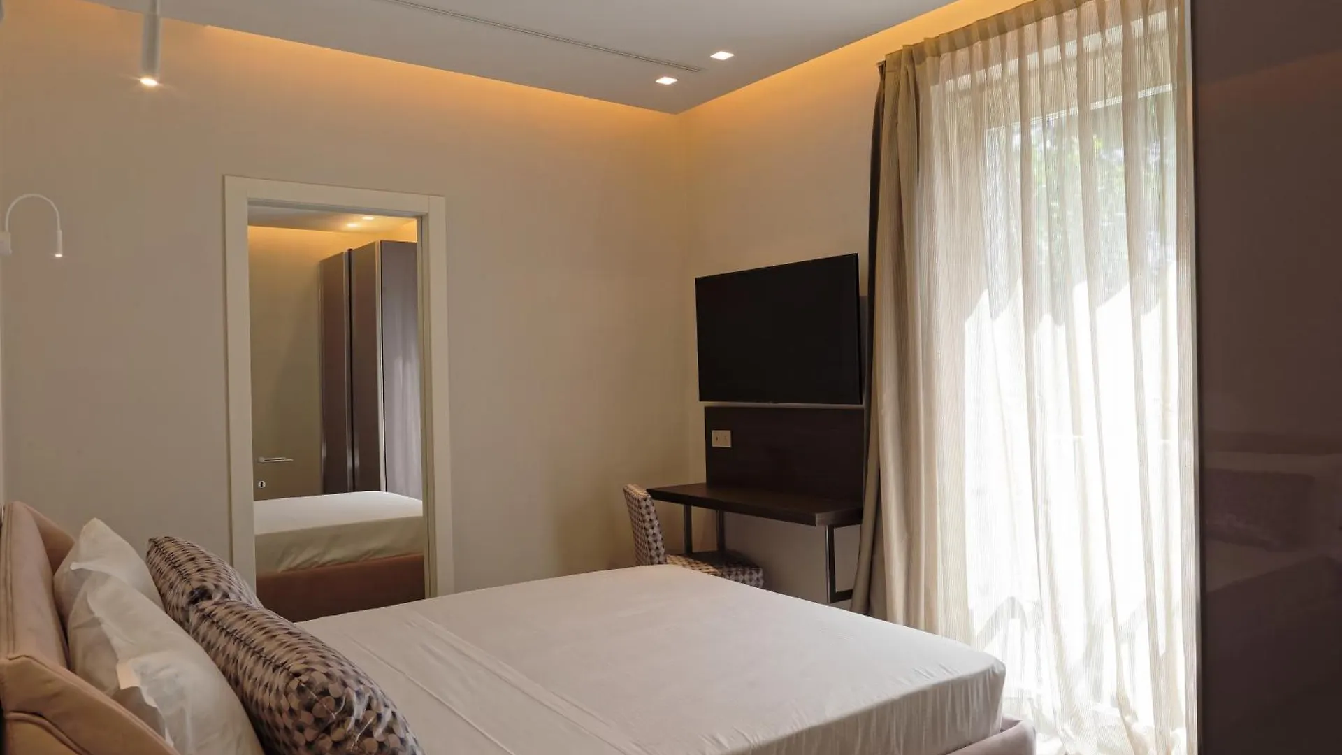 Aparthotel Elegance Riccione 4*,
